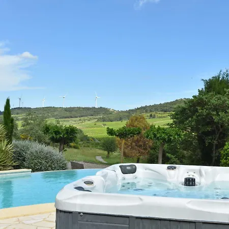 Pretty With Pool In Morieres-les-avignon