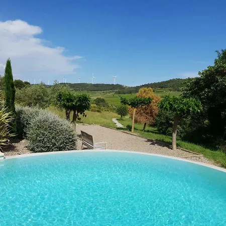Pretty With Pool In Morieres-les-avignon